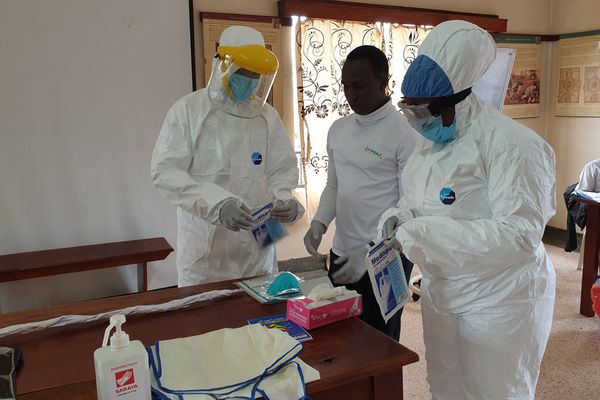 Covid-19-Schutzausrüstung in Uganda