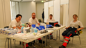 Ein Team der Malteser in der Unfallhilfsstelle im CCD (Congress Center Düsseldorf). 