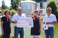 Karin Uffelmann, Dirk Denhard, Ramona Luckhardt und Oliver Adametz (von links) bei der Spendenübergabe. Foto: Bensing & Reith