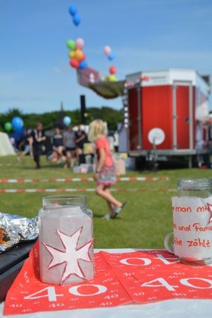 Geschenke und Geburtstagsspiele beim Pfingstlage