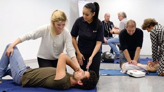 Übungen der Erste-Hilfe-Ausbildung