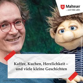 Puppenspieler Olaf Möller mit einer männlichen Handpuppe