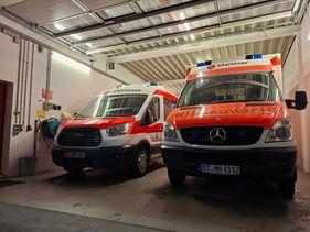 Die Fahrzeuge in der Garage