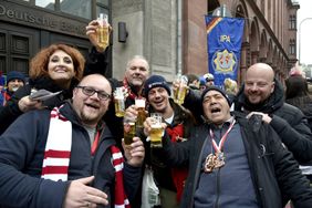 Malteser begleiten italienische Polizisten in Köln