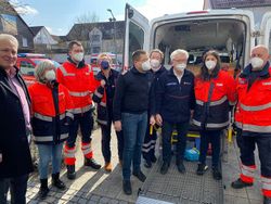 Die Bereitschaft, Betroffenen des Ukraine-Krieges zu helfen, ist groß. In der Diözese Mainz sammelten u.a. Ehrenamtliche der Gliederung Offenbach medizinisches Material für den Transport in die Ukraine. Foto: Malteser Offenbach