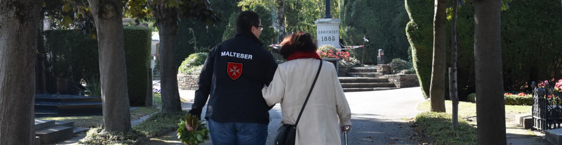 Wir begleiten ihren Besuch auf dem Friedhof