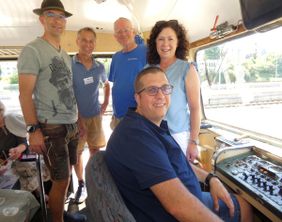 Die Gruppe in einem Zug der Granitbahn