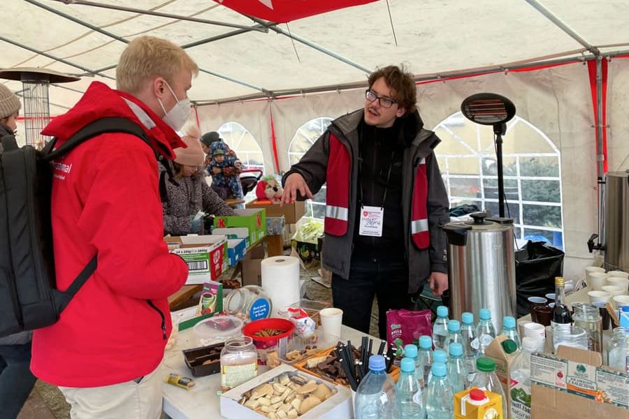 Malteser International und die polnischen Malteser koordinieren den Aufbau von Unterkünften in Grenznähe.