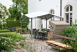 Terrasse im Garten der Tagespflege