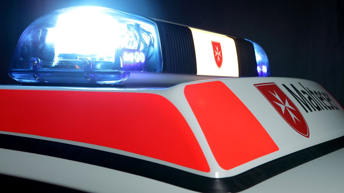 Rettungswagen mit Blaulicht