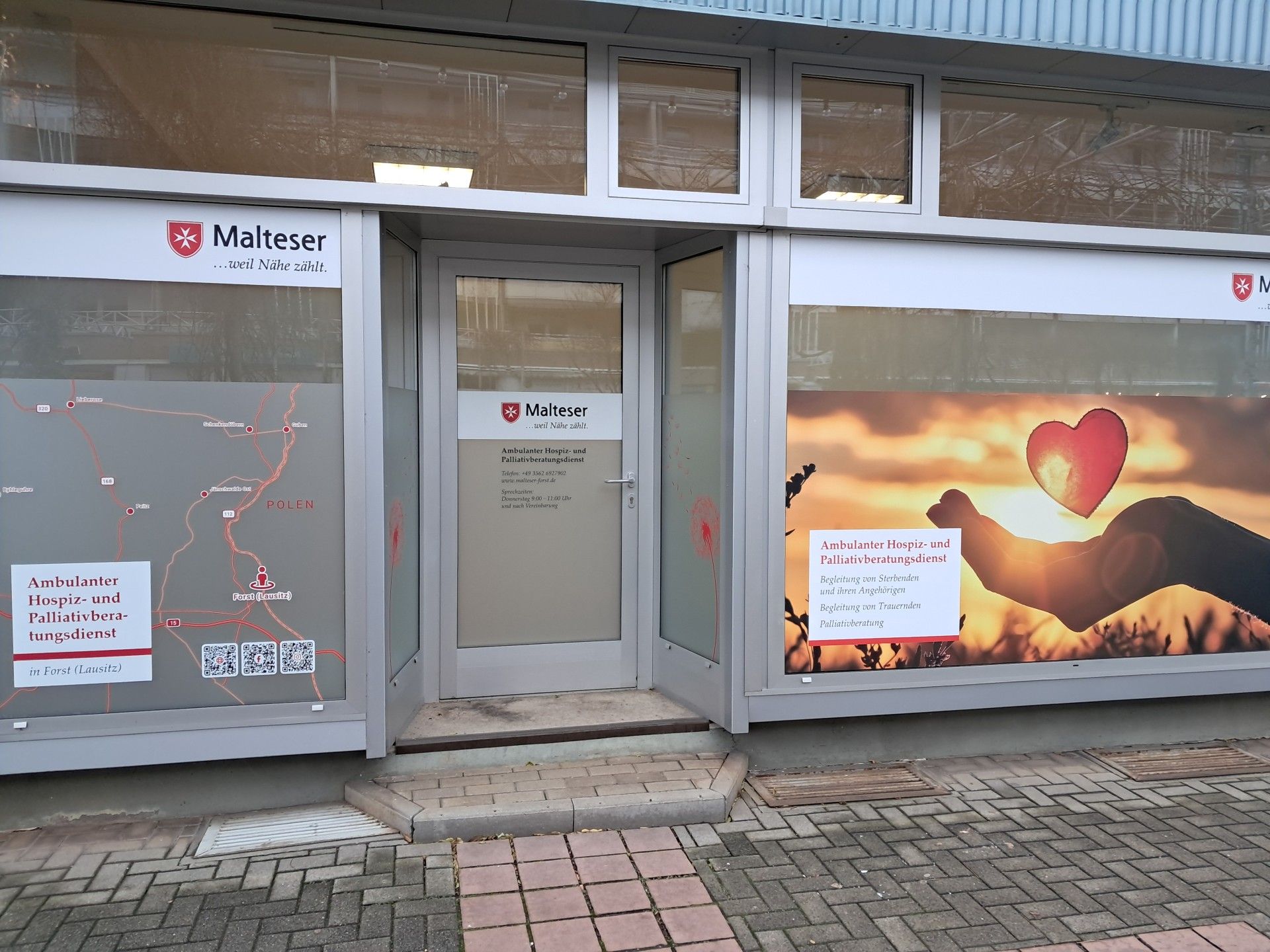 Der Eingang der Dienststelle Forst.