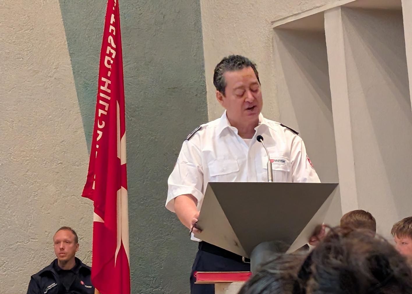 Gestaltet wurde der Gottesdienst gemeinsam mit dem Referenten der Malteser Pastoral, Alberto Eisman-Torres. Er verwies in seiner Predigt darauf, dass die Malteser den Menschen Nähe, Zuversicht und Hoffnung schenken.