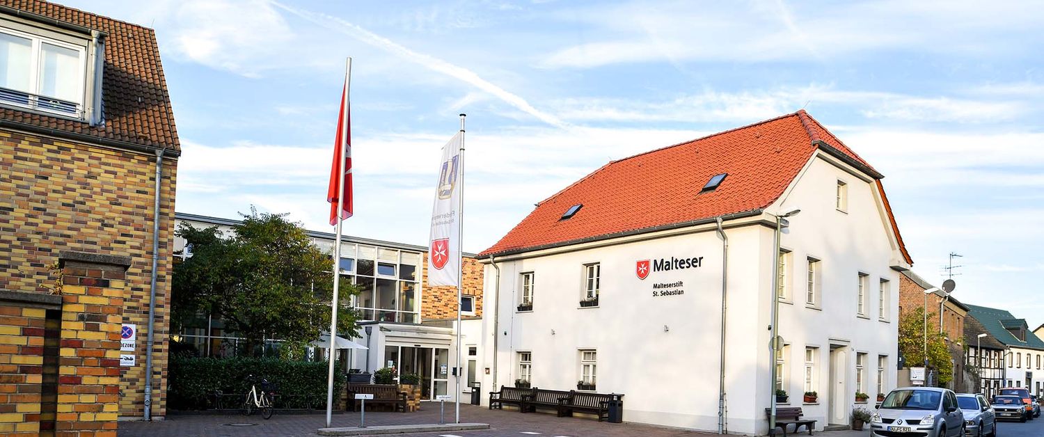 die Außenansicht des Malteserstift St. Sebastian in Duisburg 