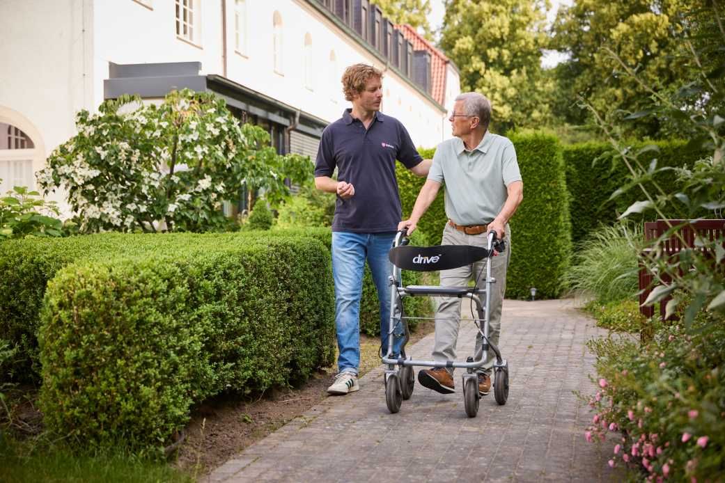 Einstieg Pflege, Quereinsteiger Pflege, Betreuungsassistenz, Ambulante oder stationäre Pflege