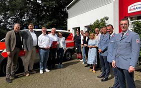 Menschen, Kleidung, Fahrzeug, Haus