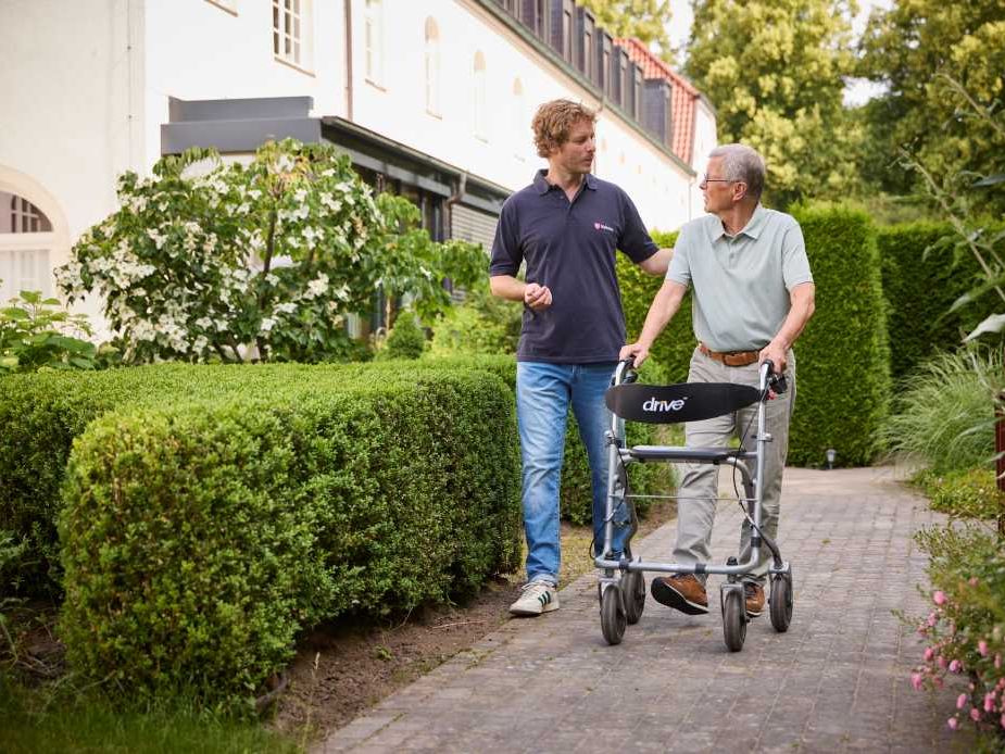 Einstieg Pflege, Quereinsteiger Pflege, Betreuungsassistenz, Ambulante oder stationäre Pflege