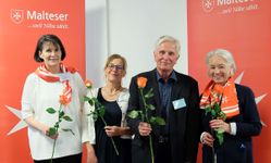 Andrea Ferger-Heiter (Stadtgeschäftsführerin der Kölner Malteser für das Soziale Ehrenamt); Dr. Imke Kreuzer und Dr. Heinrich Flammang (Ärztliche Leitung der MMM in Köln) und Isabella Freifrau von Wrede (Ehrenamtliche Projektleiterin der MMM in Köln).
