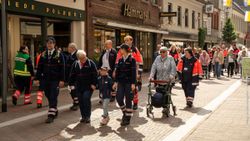Unter dem Leitgedanken „Raum geben“ zog die Pilgergruppe nach ihrer Ankunft in Kevelaer in Prozession zur Gnadenkapelle der „Trösterin der Betrübten“.
