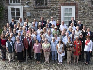 Das Gruppenbild zeigt die Stifterinnen und Stifter beim Treffen der Malteser Stiftung im August 2019 in Ehreshoven.