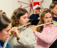 Musizieren in den Fluren und Treppenhäusern des AK am vergangenen Freitag