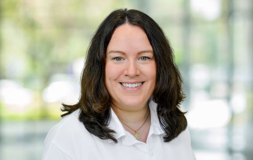 Porträt von Stefanie Apfelbacher