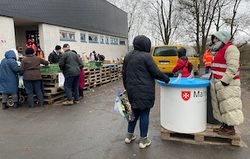 Werbung und Unterstützung durch Sachspenden am Kirchort Sankt Joseph in der Kirchengemeinde Sankt Elisabeth in Kassel