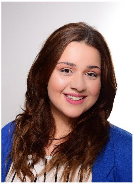 Die generalistische Pflegeausbildung absolviert Laura Abazi am Malteserstift St. Elisabeth in Erlangen.
