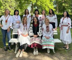 Frauen in ukrainischer Tracht