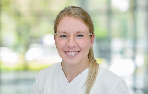 Porträt von Dr. med. Barbara Nübel, M. Sc.