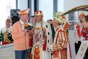 Das Kölner Dreigestirn zu Besuch beim Malteser Wohlfühlmorgen