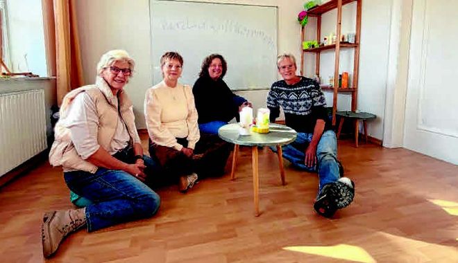 Hildegard Franzlüning (v. l.), Ingeborg Bundt, Silke Meier-Sudmann und Martin Lammers sind ehrenamtlich für die Kinder- und Jugendtrauergruppe des Malteser Hilfedienstes in Twistringen tätig.