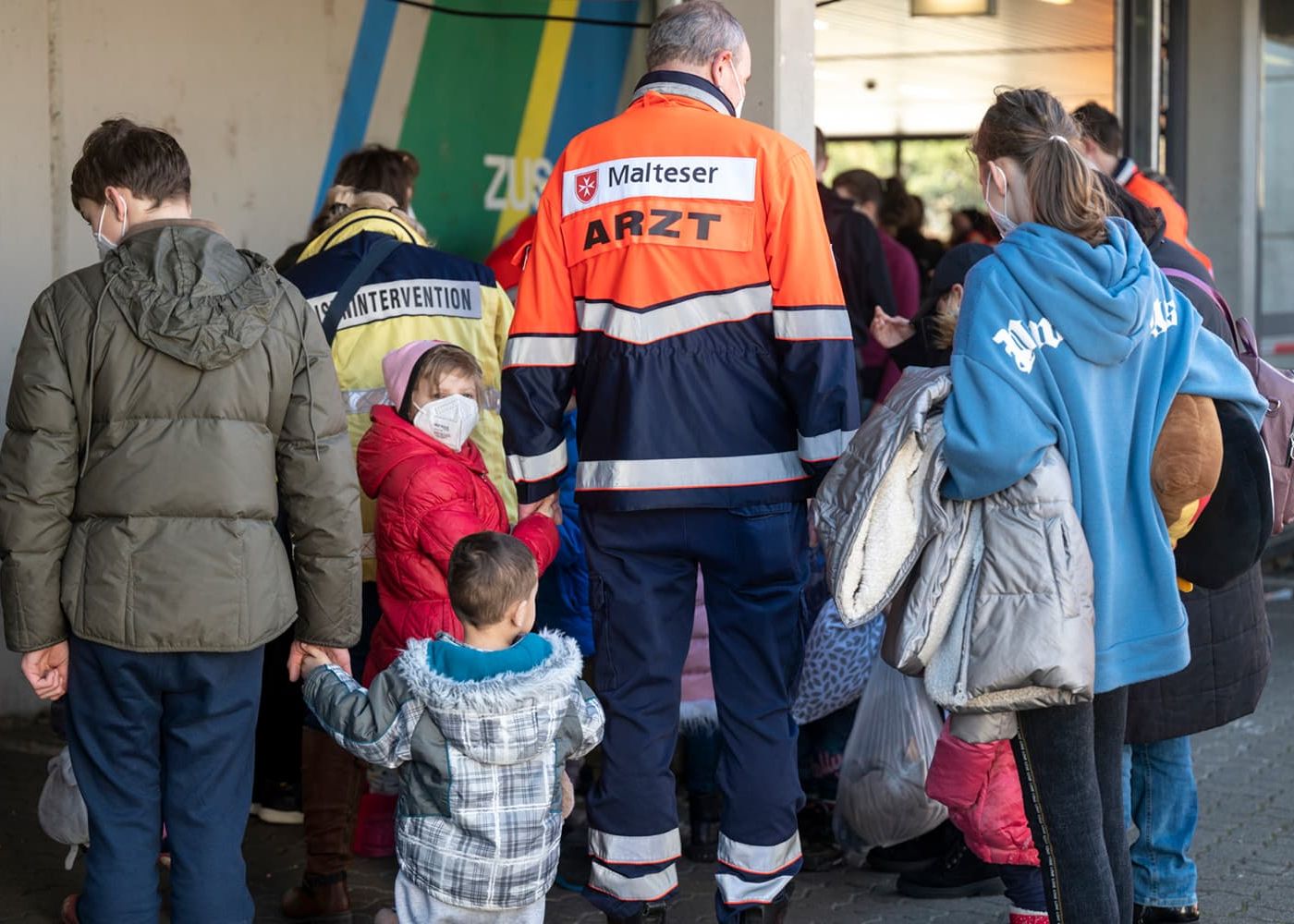 Im Frühjahr 2022 greift Russland die Ukraine an. Die Malteser helfen den Menschen im Land und auf der Flucht.