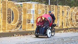 Malteser-Rikscha bei Magdeburger Lichterwelt