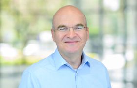 Porträt von Dr. med. Carsten Haeckel, Geschäftsführer.