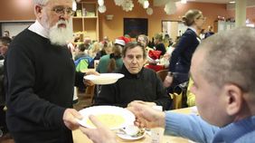 „Momente der Nähe“: Malteser sind für Ältere, Kinder, Obdachlose und Geflüchtete da