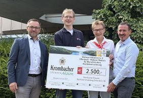 Spendenübergabe der Krombacher Brauerei an die Malteser Medizin für Menschen ohne Krankenversicherung (v.l.): Maik Dube, Dr. Matthias Zimmer, Gabriele Türmer und Manuel Dieter. Foto: Malteser