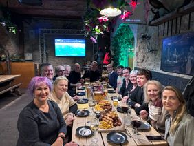 Menschengruppe im Restaurant