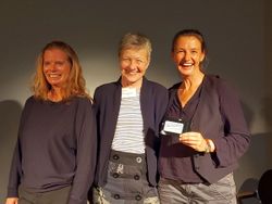 Die "TABUtanten" Christine Holzer und Simone Schmitt mit Koordinatorin Monika Schwertner. Fotos: Malteser