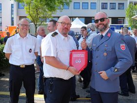 Zahlreiche Gratulanten waren zum Jubiläum gekommen. So auch die Kollegen der Feuerwehr Wesseling. 