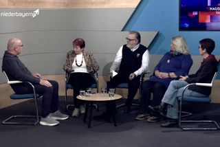 Die Talkrunde bei "Hausmann trifft" auf niederbayernTV