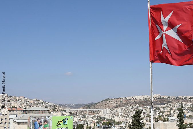 Wehende Malteser-Flagge über Bethlehem