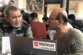 Mansour berät auf persisch