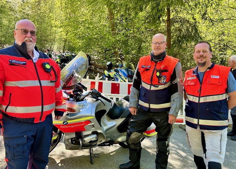 Drei Sanitäter der Malteser Motorradstaffel