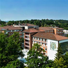 Blick auf das Waldkrankenhaus.