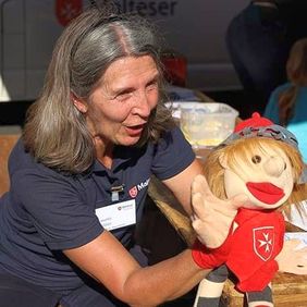 Zusammen mit dem kleinen und großen Malte sorgte das Team vom Neugeborenen-Besuchsdienst der Malteser für lustige Unterhaltung.