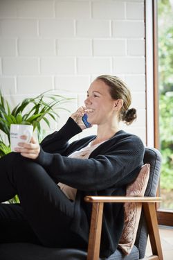 Eine Nummer gegen Einsamkeit bietet das Malteser Plaudernetz