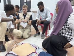 Ein Arzt mit dem Nothilfeteam im Sudan
