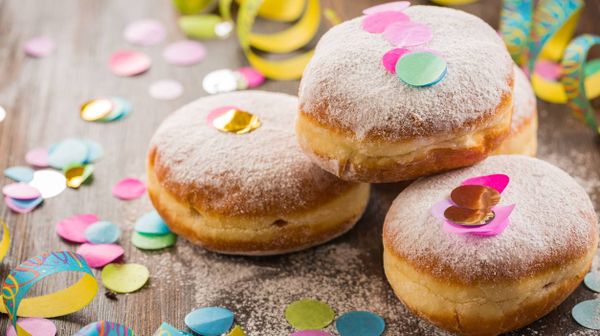 Karnevalsgebäck Berliner, welche als Tradition an Karneval gelten.