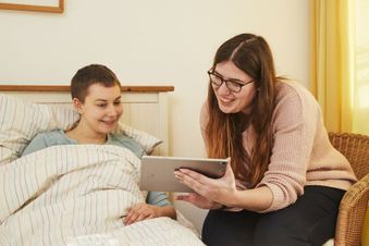 Symbolbild: Junge Menschen, die hospizlich begleitet werden. Foto: Lisa Beller/Malteser