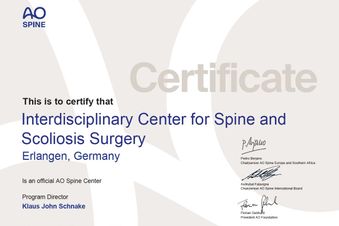 Zertifikat des AO Spine Centers für das Interdisciplinary Center for Spine and Scoliosis Surgery, gültig bis November 2025.